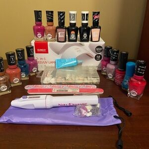 Nail Art Kit with Gel Polishes and UV Lamp